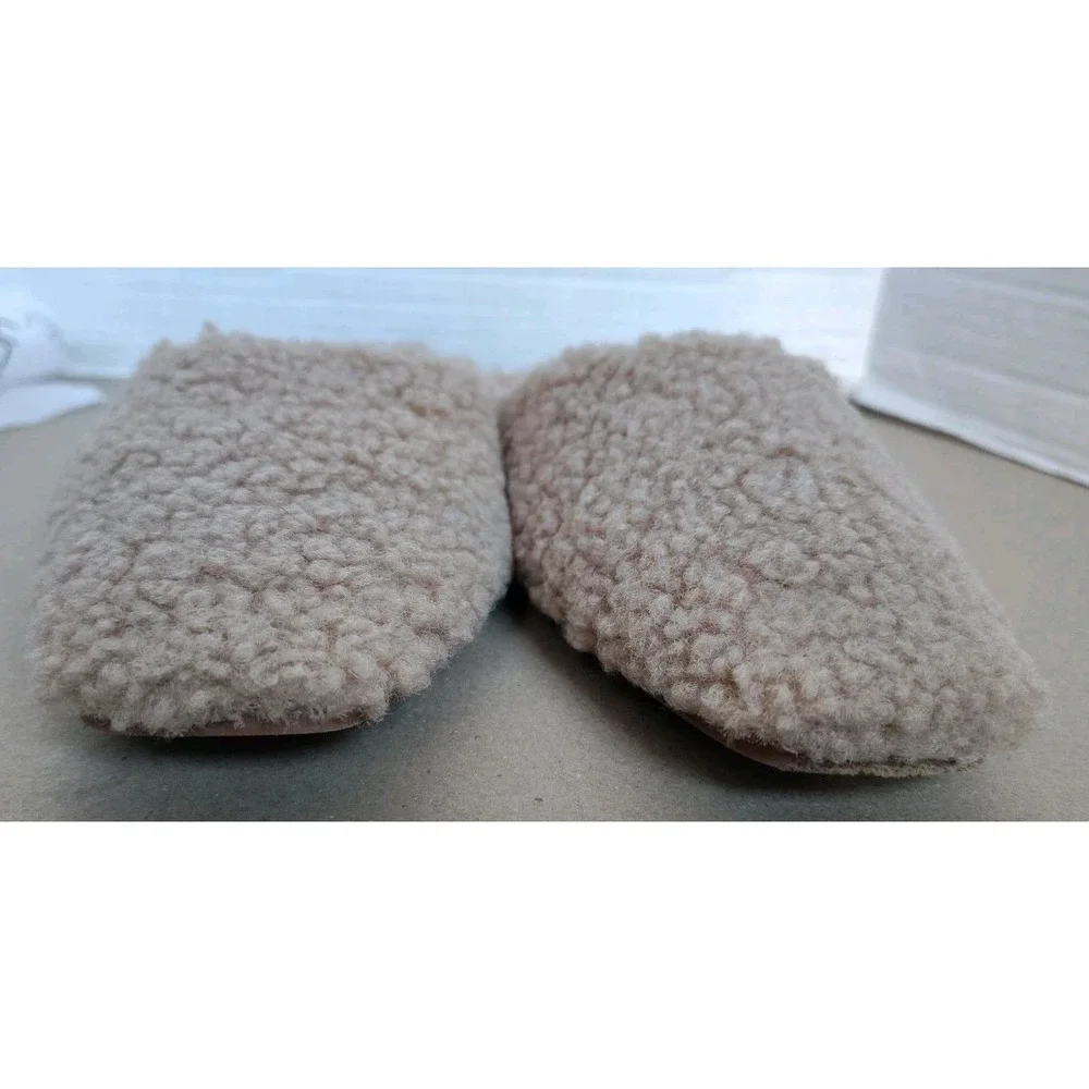 Fashion Nova Tavla Sherpa Flats Women's Size 7 Faux Fur Casual Slip On Mules